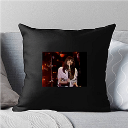 Linda Ronstadt is known for her powerful vocal range Linda Ronstadt Pillows Cover