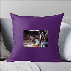 Linda Ronstadt retired from singing due to a neurological condition Linda Ronstadt Pillows Cover