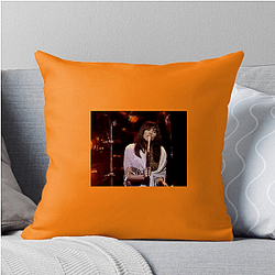 Linda Ronstadt is known for her powerful vocal range Linda Ronstadt Pillows Cover