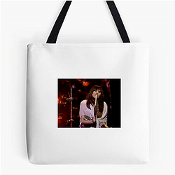 Linda Ronstadt is known for her powerful vocal range Linda Ronstadt Bags