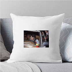 Linda Ronstadt retired from singing due to a neurological condition Linda Ronstadt Pillows Cover
