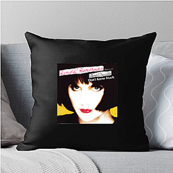 Linda Ronstadt was inducted into the Rock and Roll Hall of Fame Linda Ronstadt Pillows Cover