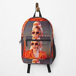 Lindsay Lohan im Interview Magazin Rucksack