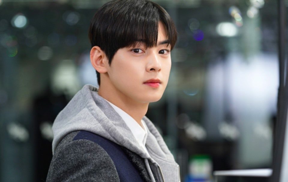 The Visual and Vocal Appeal That Make Cha Eun-Woo Stand Out