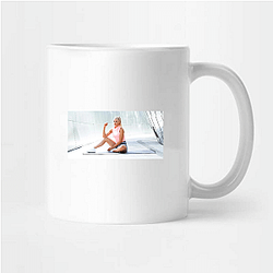 Court Fighter Linn Lowes Mugs