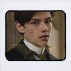 Louis partridge dating