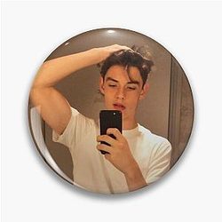 Louis Partridge Pin
