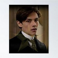 Louis Partridge Dating