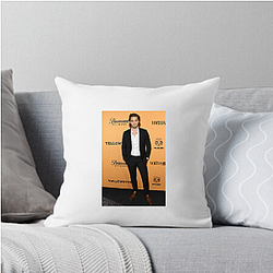 Screen Heartthrob Luke Grimes Pillows Cover