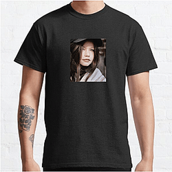 Mackenzie Foy Still Captivating Audiences Design Mackenzie Foy T-Shirts