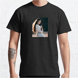 Mackenzie Foy Unique On-Screen Presence Motif Mackenzie Foy T-Shirts