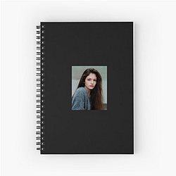 Mackenzie Foy Beauty and Grace Look Mackenzie Foy Notebook