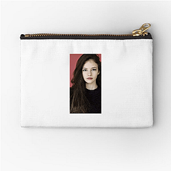 Mackenzie Foy A Star in Her Own Right Style Mackenzie Foy Zipper Pouches