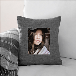Mackenzie Foy Still Captivating Audiences Design Mackenzie Foy Pillows Cover