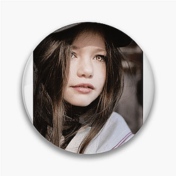 Mackenzie Foy Still Captivating Audiences Design Mackenzie Foy Pins