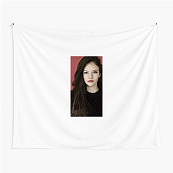 Mackenzie Foy A Star in Her Own Right Style Mackenzie Foy Tapestries