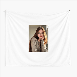 Mackenzie Foy A Rising Talent Fashion Mackenzie Foy Tapestries