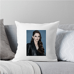 Mackenzie Foy The Nutcracker Princess Aesthetic Mackenzie Foy Pillows Cover