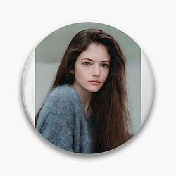 Mackenzie Foy Beauty and Grace Look Mackenzie Foy Pins