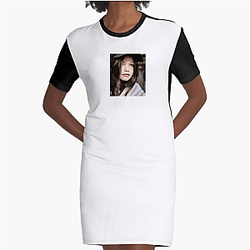 Mackenzie Foy Still Captivating Audiences Design Mackenzie Foy Dresses