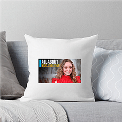 Versatile Performer Madeleine Arthur Pillows Cover