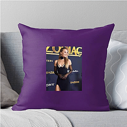 Horror Film Actress Madison Iseman Pillows Cover