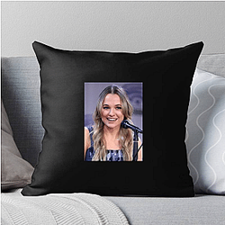 Jumanji Franchise Star Madison Iseman Pillows Cover