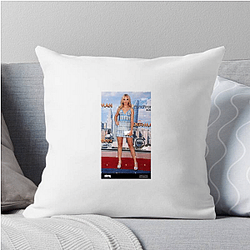 Teen Drama Performer Madison Iseman Pillows Cover