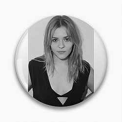 Model Star Maisy Stella Pins