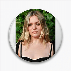 Rising Actor Maisy Stella Pins