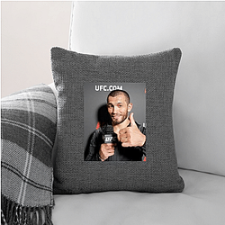 Knockout Artist Makhmud Muradov Pillows Cover