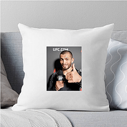 Knockout Artist Makhmud Muradov Pillows Cover