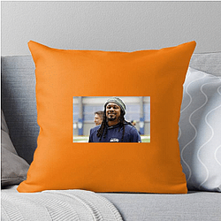 Game Manager Marshawn Lynch Pillows Cover