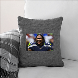 Passing Specialist Marshawn Lynch Pillows Cover