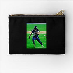 Signal Caller Marshawn Lynch Zipper Pouches