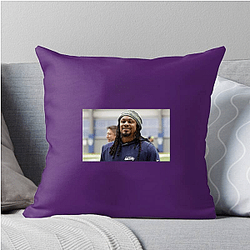 Game Manager Marshawn Lynch Pillows Cover