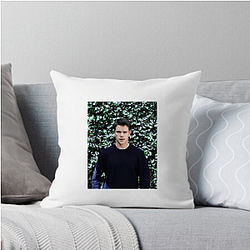 Matt Damon is also a film producer Matt Damon Pillows Cover