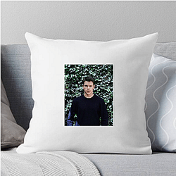 Matt Damon is also a film producer Matt Damon Pillows Cover