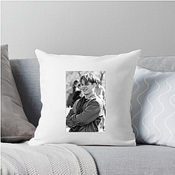 Matt Damon has a long career Matt Damon Pillows Cover