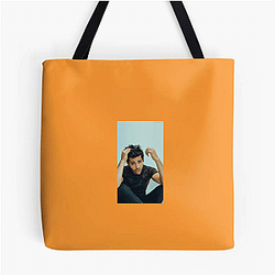 Matthew Daddario is famous for his role in the series Shadowhunters Matthew Daddario Bags