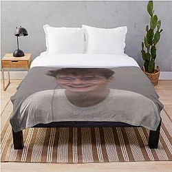 Wilbur Soot Blankets - Wilbur Soot Throw Blanket RB2605