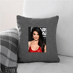 Red Carpet Queen Mikaela Hoover Pillows Cover