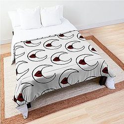 midnight moon lips| Perfect Gift|miley cyrus gift Comforter