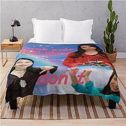 Don't feel alone Miranda Cosgrove iCarly Throw Blanket