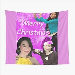 Miranda Cosgrove Wishes Merry Christmas To Tapestry