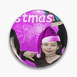 Miranda Cosgrove wishes Pin a Merry Christmas