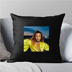 Social Influencer Moghelingz Pillows Cover