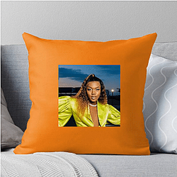 Social Influencer Moghelingz Pillows Cover