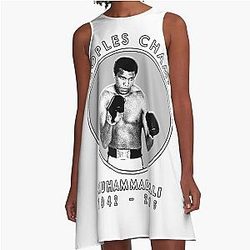 Muhammad Ali in un vestito di cerchio
