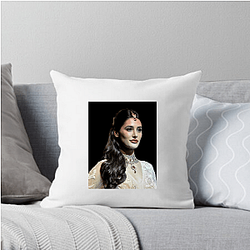 Nargis Fakhri Bollywood Glam Style Nargis Fakhri Pillows Cover